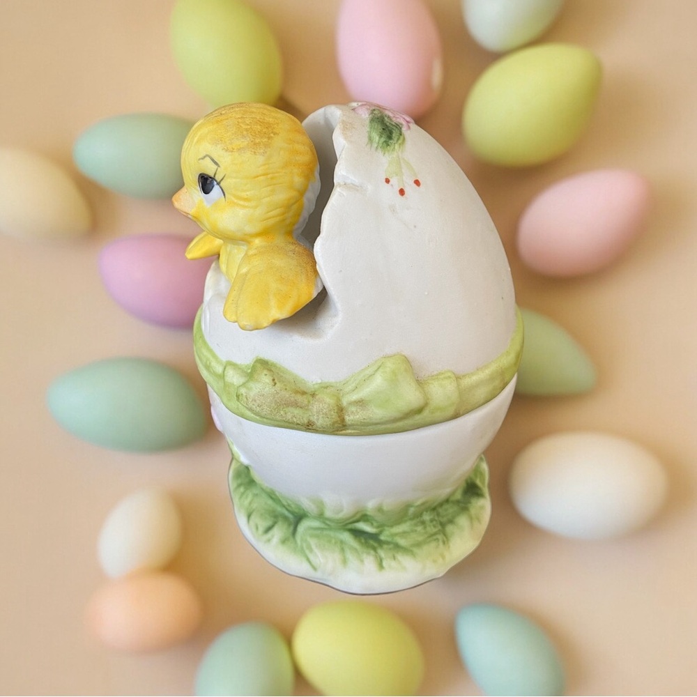 Vintage Lefton China Easter egg trinket dish. Excellent condition. - Picture 2 of 7